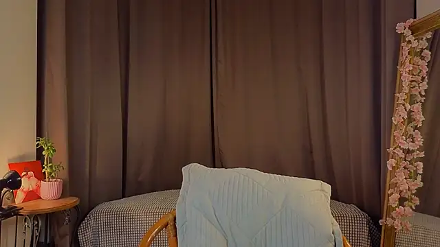 Snapshot of MaryroseRoeder chatting on October 2025 02:41:02 AM MaryroseRoeder online show from October 2025 02:41:02 AM