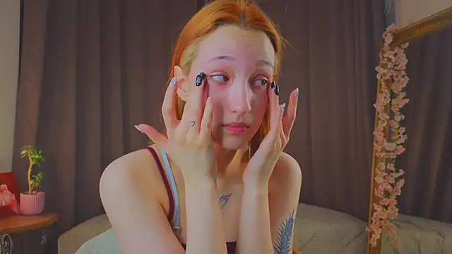 Snapshot of MaryroseRoeder chatting on November 2025 03:42:02 AM MaryroseRoeder online show from November 2025 03:42:02 AM