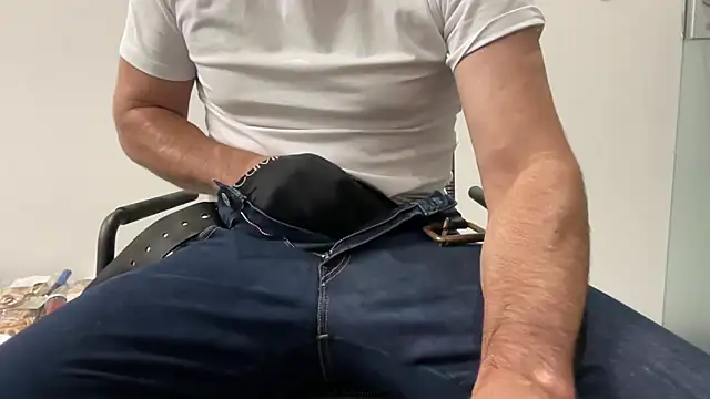 harrys74 online show from November 2025 04:30:01 PM