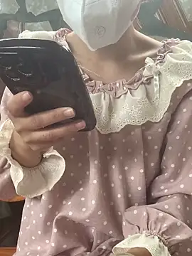 Tieuvi 18 online show from November 2025 12:27:01 AM