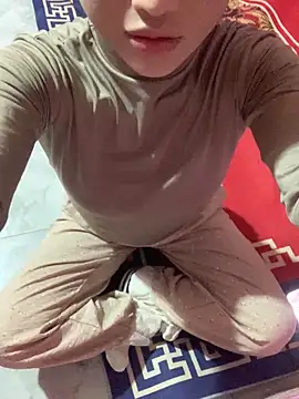 Tieuvi 18 online show from November 2025 12:44:02 AM