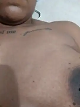 Snapshot of nessinha12 chatting on October 2025 12:44:01 AM nessinha12 online show from October 2025 12:44:01 AM