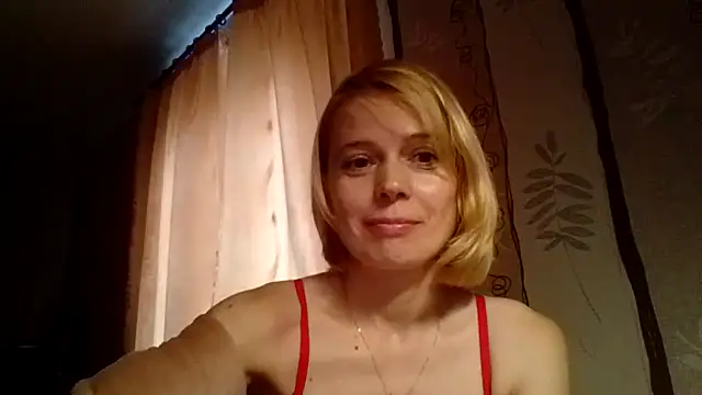 LiluXRose online show from October 2025 10:37:02 AM