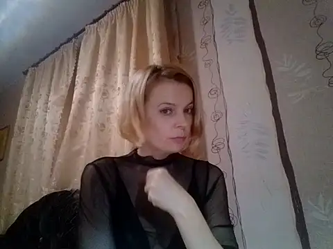 Snapshot of LiluXRose chatting on October 2025 08:37:02 PM LiluXRose online show from October 2025 08:37:02 PM