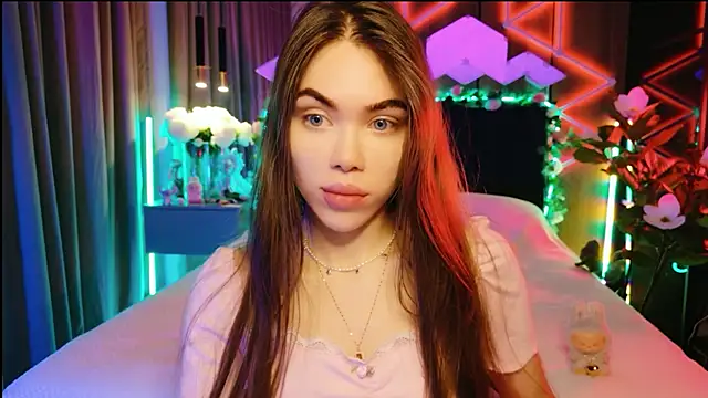 MimiFors online show from September 2025 03:46:02 PM