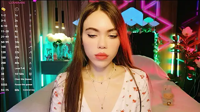 MimiFors online show from October 2025 04:15:02 PM