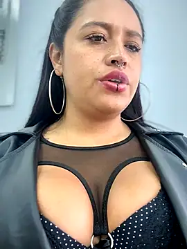 -Mia1 online show from December 2025 01:38:02 PM