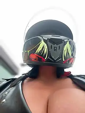 -Mia1 online show from April 2026 12:16:02 PM