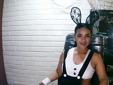 MiiaVelasquez online show from October 2025 04:03:02 AM