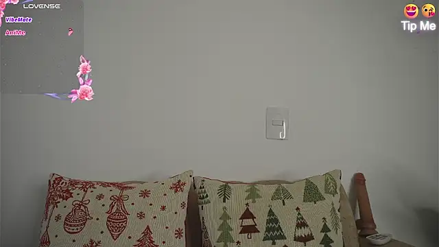 Snapshot of Roxybeautyy chatting on February 2026 09:43:02 AM Roxybeautyy online show from February 2026 09:43:02 AM