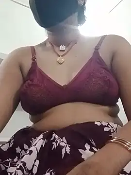Snapshot of Nehaja33e chatting on July 2026 11:18:01 PM Nehaja33e online show from July 2026 11:18:01 PM