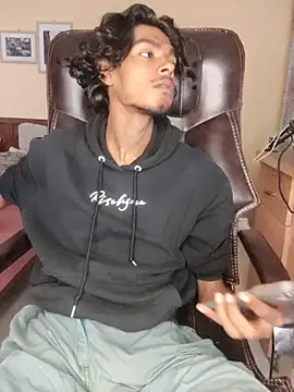 thecatfish online show from November 2025 04:11:01 AM