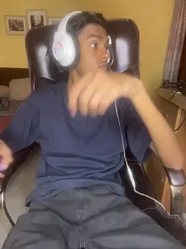 thecatfish online show from November 2025 07:34:02 AM