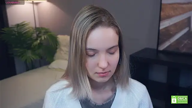 HongTomczak online show from November 2025 08:28:01 AM