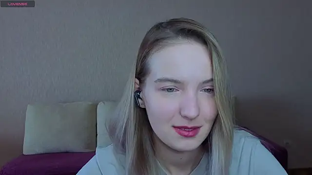 HongTomczak online show from March 2026 07:44:01 AM