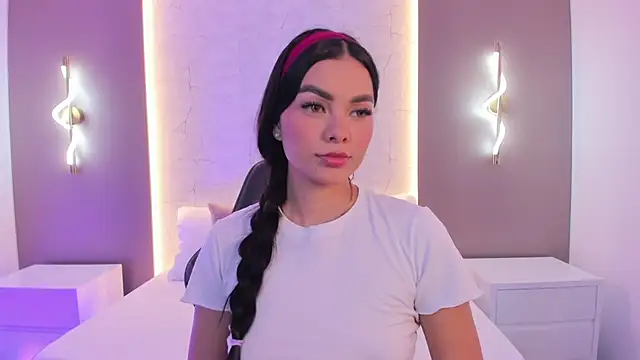 emily tolson online show from February 2026 07:20:02 PM