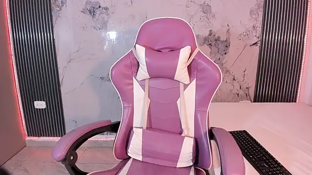 Mia Duarte1 online show from March 2026 07:33:01 PM