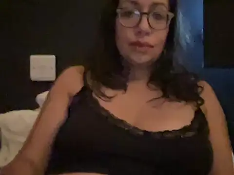 Snapshot of RosaFreya chatting on February 2026 09:46:01 AM RosaFreya online show from February 2026 09:46:01 AM