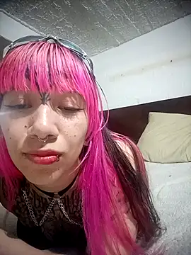 Snapshot of Meganhynde chatting on September 2025 11:28:02 PM Meganhynde online show from September 2025 11:28:02 PM