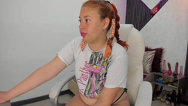 Snapshot of roxana_santini chatting on November 2025 03:52:02 PM roxana santini online show from November 2025 03:52:02 PM