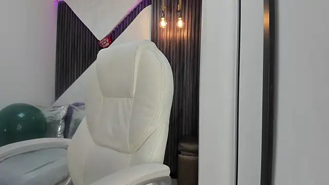 Snapshot of roxana_santini chatting on November 2025 03:45:01 PM roxana santini online show from November 2025 03:45:01 PM