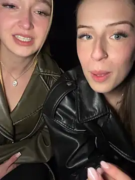 Snapshot of lisapeperoni chatting on March 2026 06:59:02 PM lisapeperoni online show from March 2026 06:59:02 PM