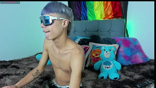 Snapshot of Playboy_Andersex chatting on October 2025 04:59:01 PM Playboy Andersex online show from October 2025 04:59:01 PM