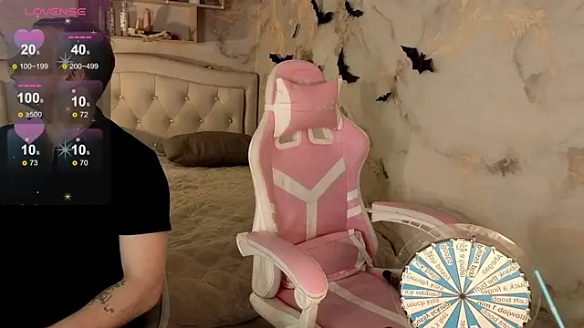 Crystal-Nuts online show from December 2025 02:09:02 AM