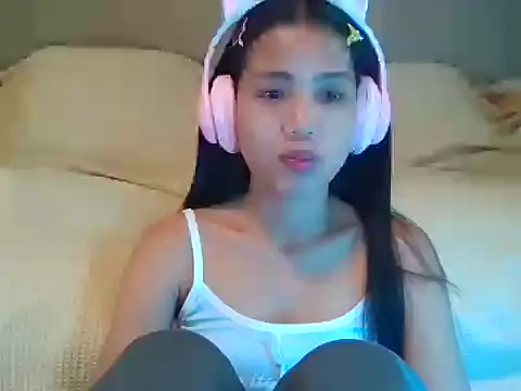 Snapshot of AnnewithanE chatting on September 2025 03:08:01 AM AnnewithanE online show from September 2025 03:08:01 AM