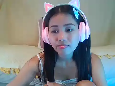 Snapshot of AnnewithanE chatting on September 2025 04:03:01 AM AnnewithanE online show from September 2025 04:03:01 AM