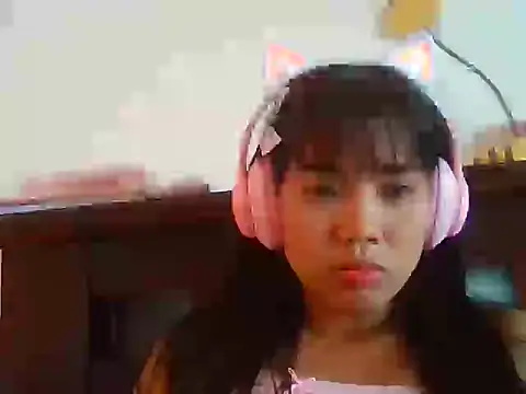 Snapshot of AnnewithanE chatting on September 2025 07:55:02 AM AnnewithanE online show from September 2025 07:55:02 AM