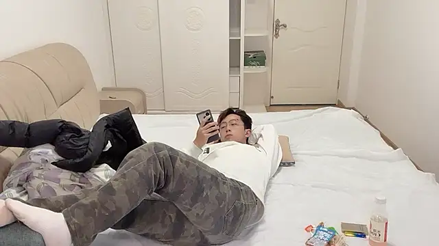 STxuguanhan online show from December 2025 01:28:02 PM