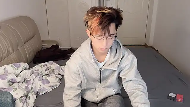 STxuguanhan online show from December 2025 08:01:02 AM