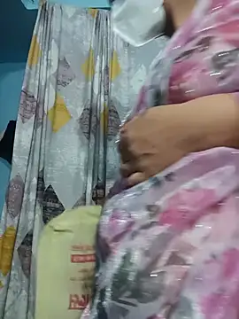Snapshot of Mast-Haseena chatting on June 2026 11:43:01 PM Mast-Haseena online show from June 2026 11:43:01 PM