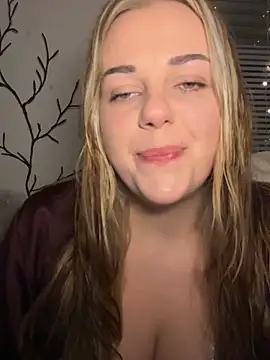 ItsLxsa online show from October 2025 09:46:01 PM