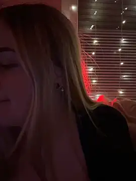 ItsLxsa online show from April 2026 07:32:01 PM