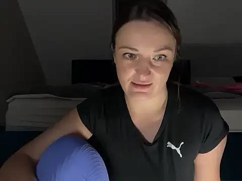 Snapshot of Velvetwitch87 chatting on November 2025 06:06:02 PM Velvetwitch87 online show from November 2025 06:06:02 PM