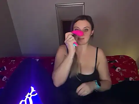 Snapshot of Velvetwitch87 chatting on December 2025 06:14:01 PM Velvetwitch87 online show from December 2025 06:14:01 PM