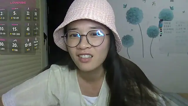 Snapshot of Monice1314 chatting on October 2025 02:07:01 PM Monice1314 online show from October 2025 02:07:01 PM