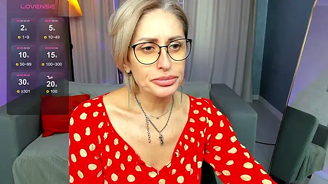 Snapshot of PamellaMurphy chatting on November 2025 06:19:02 AM PamellaMurphy online show from November 2025 06:19:02 AM