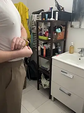 TomieSoichi online show from November 2025 06:27:01 AM