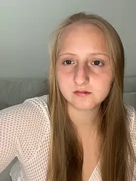 Snapshot of young_hailey chatting on September 2025 07:33:02 AM young hailey online show from September 2025 07:33:02 AM