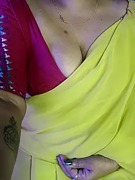 Snapshot of monaa-darling chatting on December 2025 12:49:02 AM monaa-darling online show from December 2025 12:49:02 AM