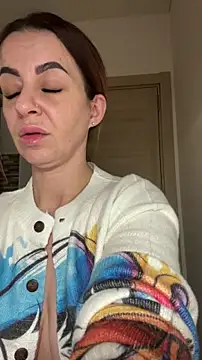 Roxanne Skye online show from November 2025 04:33:02 AM