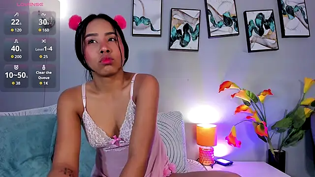 SophieW1 online show from December 2025 12:12:01 PM