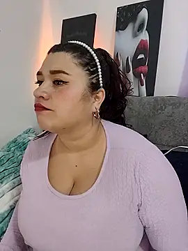 SafiroFer online show from November 2025 09:04:02 PM