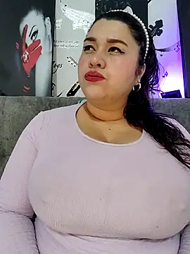 SafiroFer online show from November 2025 09:15:02 PM