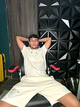 Snapshot of CHR58_ chatting on October 2025 12:43:02 AM CHR58 online show from October 2025 12:43:02 AM