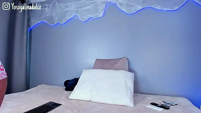 Snapshot of AlinaSweett_ chatting on October 2025 02:20:01 PM AlinaSweett online show from October 2025 02:20:01 PM