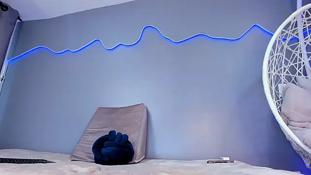 Snapshot of AlinaSweett_ chatting on November 2025 03:56:02 PM AlinaSweett online show from November 2025 03:56:02 PM